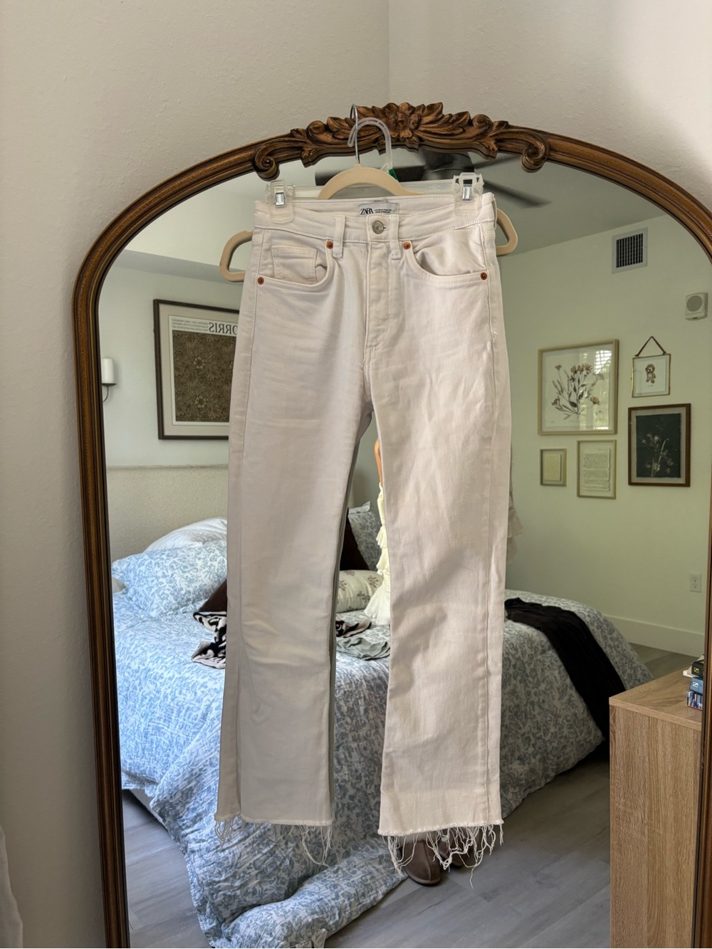 Zara White Straight-Leg Jeans for Women